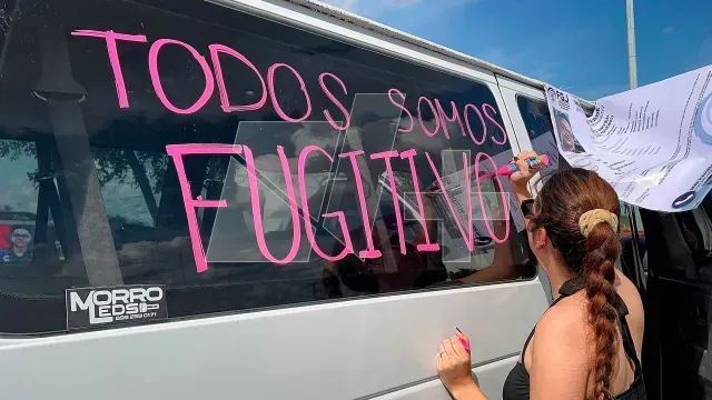 Familiares Grupo Fugitivo Realizan Caravana a un Mes de su Desaparición