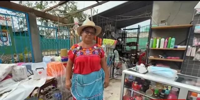Edith Hernández perdió su tienda con el paso del huracán Erick