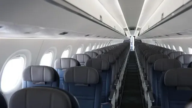 Interior de Embraer 195-E2. Foto: Presidencia