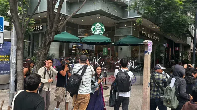 Manifestantes vandalizan lugares durante protesta contra la gentrificación en CDMX