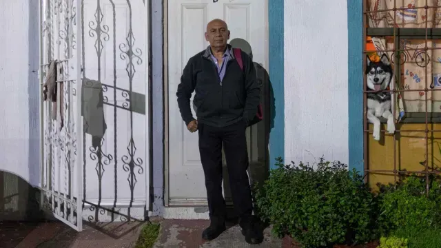 Luis Castillo vive en el Edomex, pero trabaja en la CDMX. Foto: N+