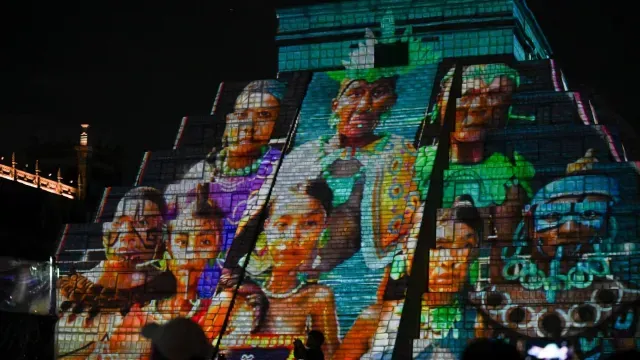 Memoria Luminosa 2025: Habrá Proyecciones Monumentales y Esculturas Mexicas en el Zócalo CDMX