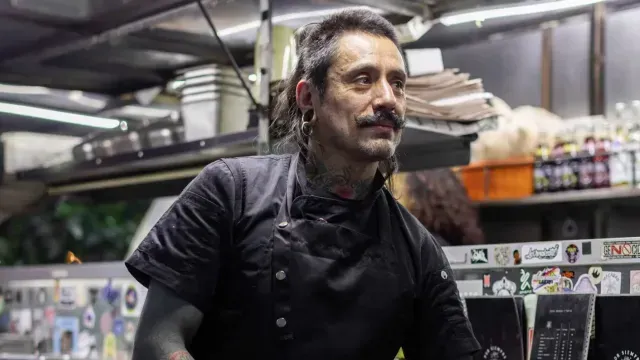 Luis Rodríguez, dueño de Por Siempre Taquería Vegana