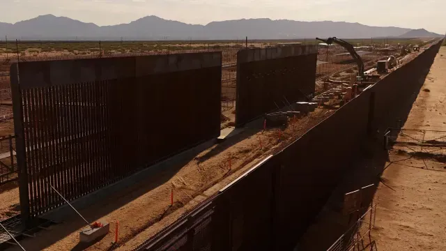 Así se ve ahora la frontera entre Estados Unidos y México, desde Ciudad Juárez. Foto: Reuters
