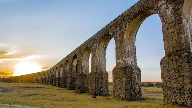 Atardecer en el acueducto de Tepotzotlán. Foto: Sectur