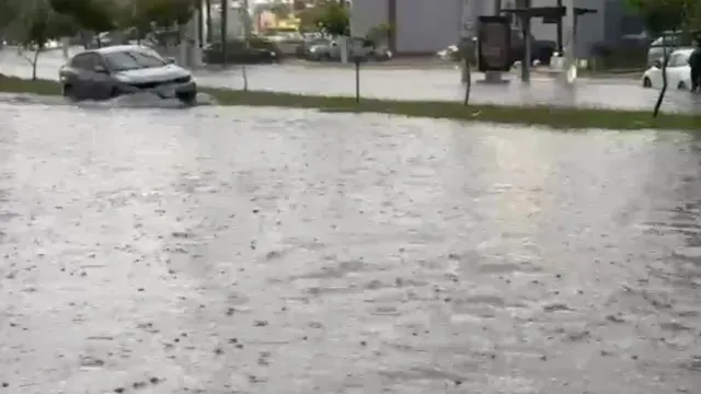Inundaciones han ocasionado un severo congestionamiento vehicular. Foto: N+