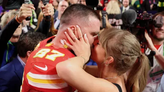 Travis Kelce y Taylor Swift durante el Super Bowl LVIII en 2024