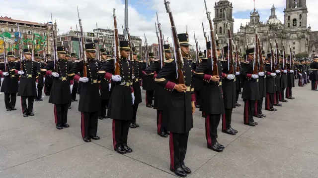 Contingentes en el Desfile Cívico-Militar 2025. Foto: Presidencia de la República