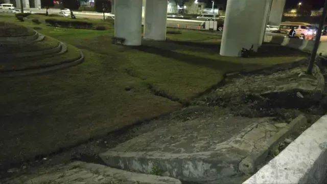 Hundimiento abajo del Puente de la Concordia, lugar donde ocurrió la explosión. Foto: Captura de pantalla N+