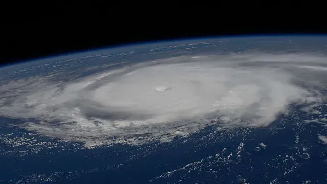 Huracán Humberto visto desde la Estación Espacial Internacional en septiembre 2025. Foto: X @JonnyKimUSA