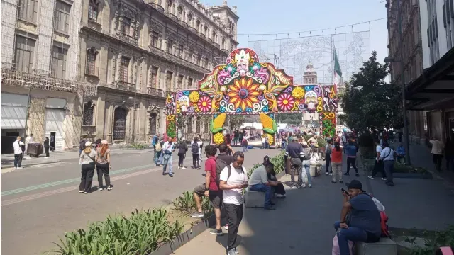 Cuándo y A Qué Hora Encienden Alumbrado de Día de Muertos del Zócalo CDMX: Así Será