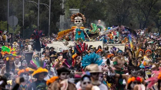 Entre los personajes a quienes rindió homenaje se encuentran figuras como Carlos Monsiváis y Paquita la del Barrio.