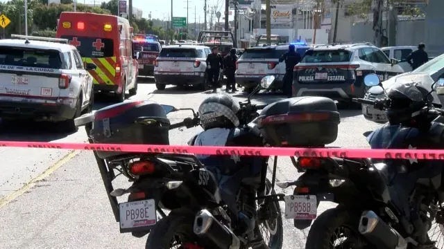 Atienden a un hombre que fue baleado en un taxi en Puebla. Foto: N+