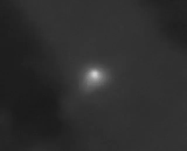 Foto del cometa 3I/ATLAS tomada por la sonda Lucy