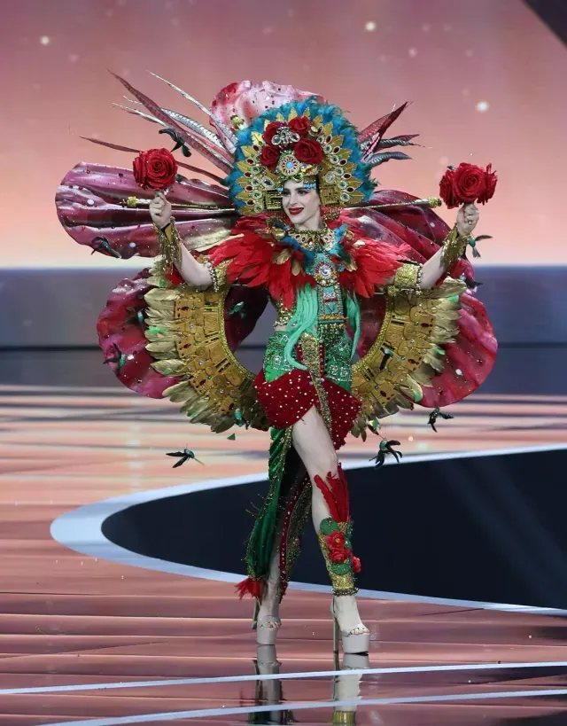 Fátima Bosch desfiló en la competencia Miss Universe.