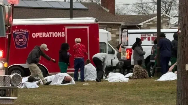 Personas rescatadas de incendio en asilo. Foto: @Silver Lake Nursing Home