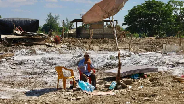 Vecinos de la colonia Las Granjas, Veracruz, viven en incertidumbre a causa de las inundaciones. Foto: Cuartoscuro