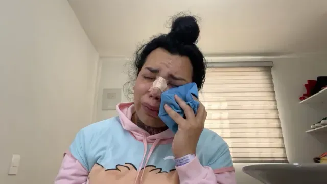 Paola Suárez durante transmisión en vivo