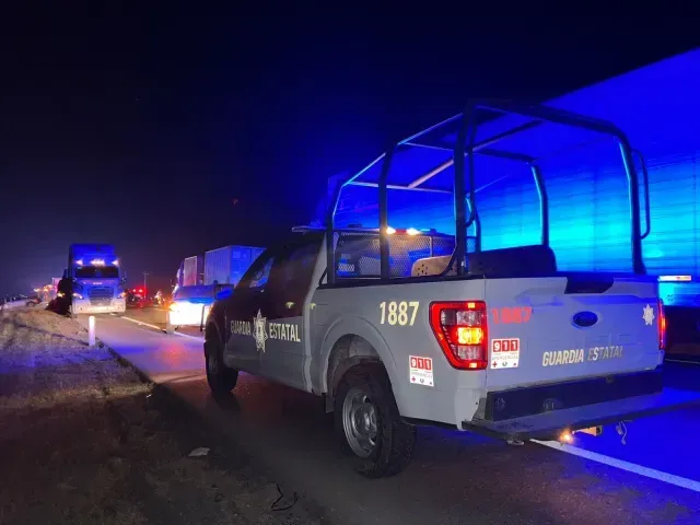 Elementos de la Guardia Estatal atienden accidente múltiple en González, Tamaulipas