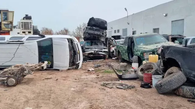 FGR Destruye Camionetas Decomisadas al Crimen Organizado en Tamaulipas
