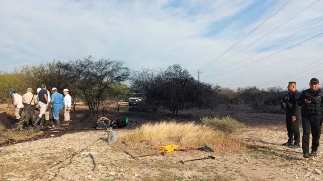 Personal de Pemex Atiende Reporte de Fuga en Toma Clandestina en Llera, Tamaulipas