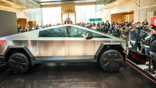 Exhibición de camioneta Cybertruck en China