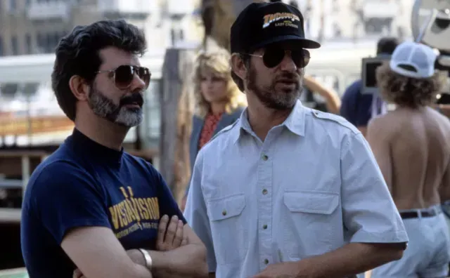 George Lucas y Steven Spielberg en el plató de Indiana Jones