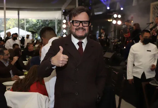 Aleks Syntek criticó que niños escuchen a Peso Pluma