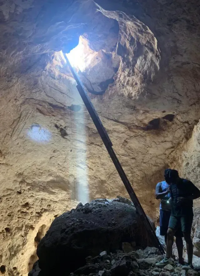 Familia Encuentra Cenote Debajo de su Casa en Yucatán