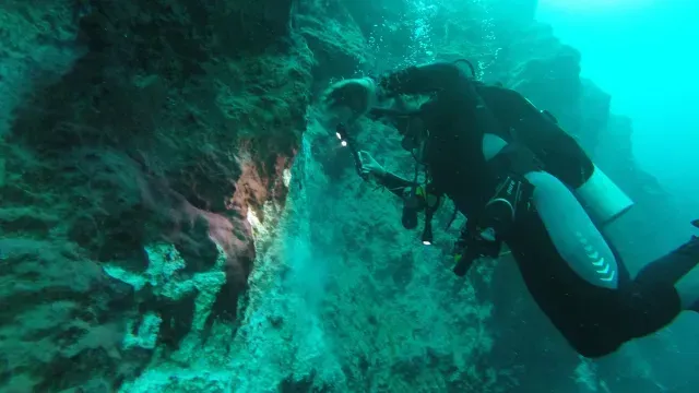 Se sugiere que el agujero azul de Taam Ja' tiene conexiones subterráneas