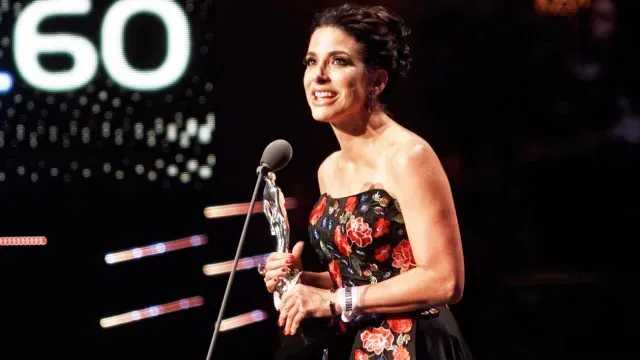 Veronica Toussaint recibe Premio Ariel