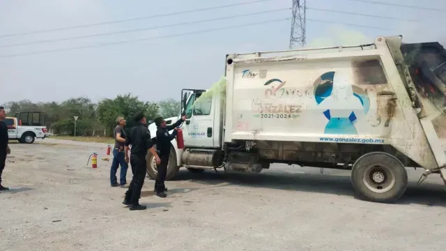 Elementos de Guardia Estatal sofocaron el fuego con extintores mientras llegaba el cuerpo de bomberos. Foto: SSP Tamaulipas