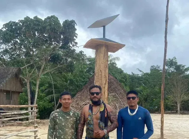 Tribu marubo se hizo adicta al Internet debido a las antenas de Starlink
