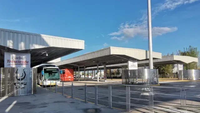 La nueva central de autobuses se ubica en Agua Santa. Foto: Julián Arturo Peña | N+