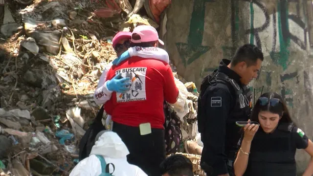 Las mujeres del colectivo realizaron oraciones y cánticos para pedir por su eterno descanso. Foto N+