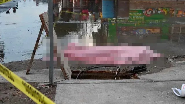 El cuerpo del hombre yacía a un costado del registro eléctrico, en las calles San Oscar y San Patricio. Foto: X @noticias_tams
