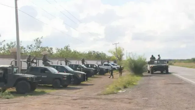En el lugar se encuentran unidades del Ejército Mexicano, la Guardia Nacional, la Policía Estatal y la Agencia Estatal de Investigaciones