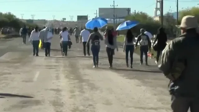 Miles de Religiosos Caminan Hacia el Templo de San Judas Tadeo en Chihuahua