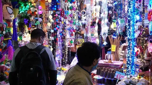 Menor Muere Electrocutado al Encender las Luces de su Arbolito de Navidad