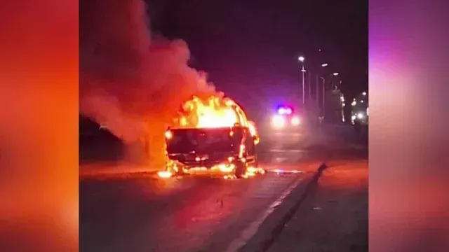 Queman vehículos en distintos puntos de los Altos Norte