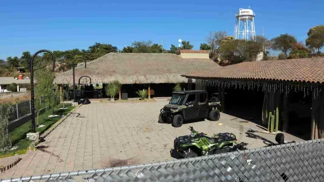 Tanque elevado de agua en casa de Ovidio Guzmán
