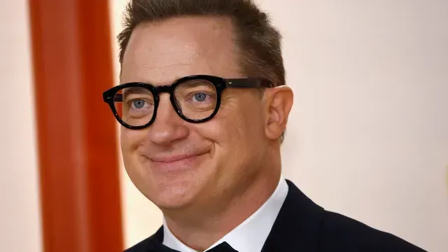 Brendan Fraser durante la ceremonia de la Alfombra de los Oscar 2023