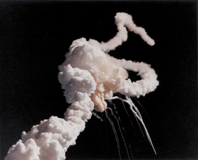 Explosión del transbordador Challenger de la NASA en 1986