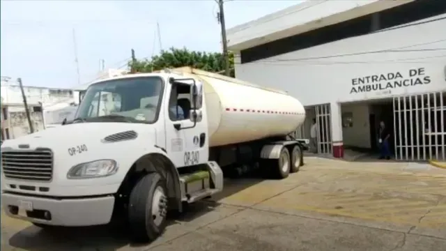 CMAS suministra agua a través de pipas en Coatzacoalcos