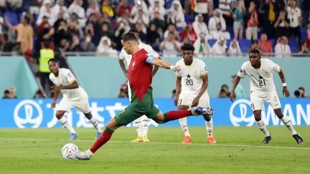 Cristiano Ronaldo anota en Cinco Mundiales