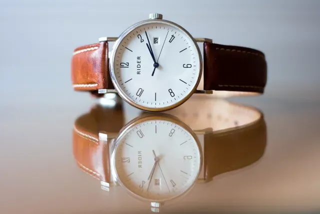 Reloj de manecillas con mecanismo de cuarzo