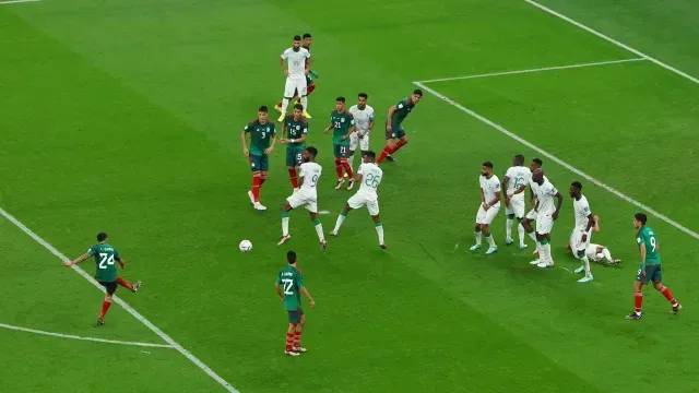 Luis Chávez anota el gol más potente de Qatar 2022