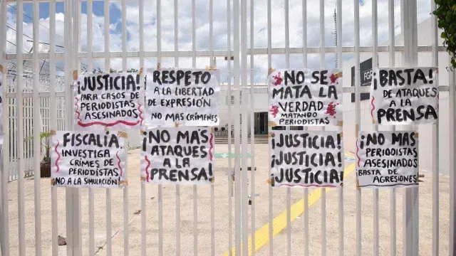 carteles-periodistas-guerrero