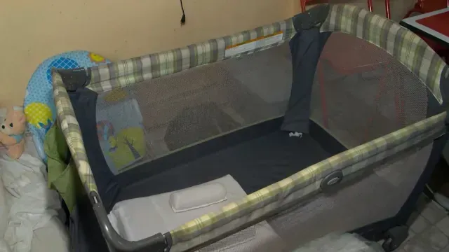 regios apoyan a familia y les brindan despensa y cuna para su hijo