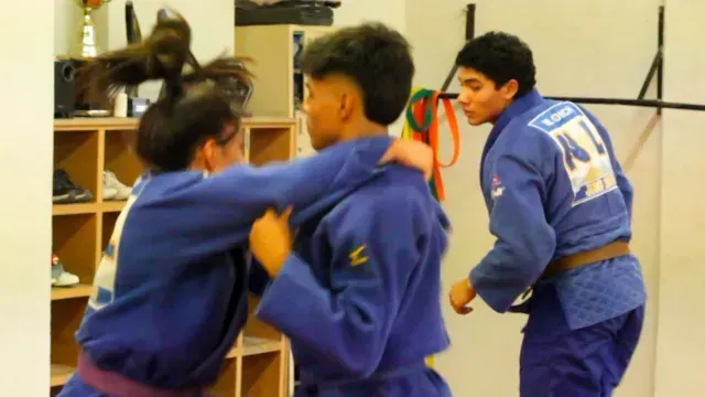 judokas entrenando para ir al mundial de judo en croacia